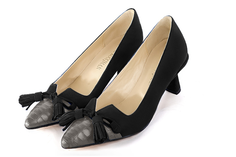 Ash grey and matt black women's dress pumps, with a knot on the front. Tapered toe. Medium spool heels. Front view - Florence KOOIJMAN